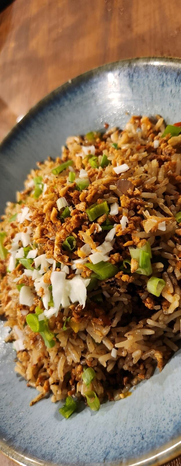 Burnt garlic fried rice with crispy garlic